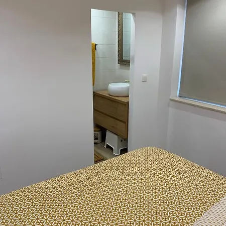 En Bord De - La Vie Boheme Apartment