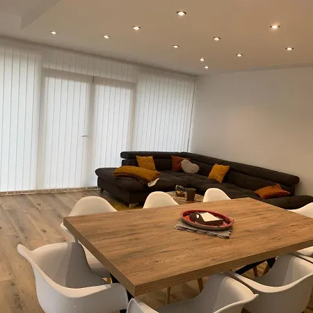 En Bord De - La Vie Boheme Apartment